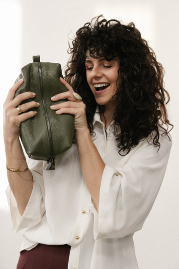 SKÓRZANA KOSMETYCZKA OLIVE